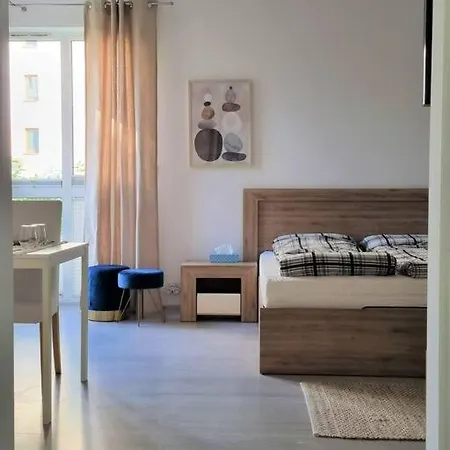 Apartment King-size Bed With Garden Warsaw