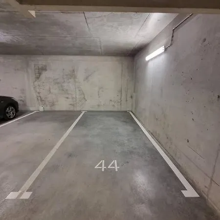 Apartment King-size Bed With Garden