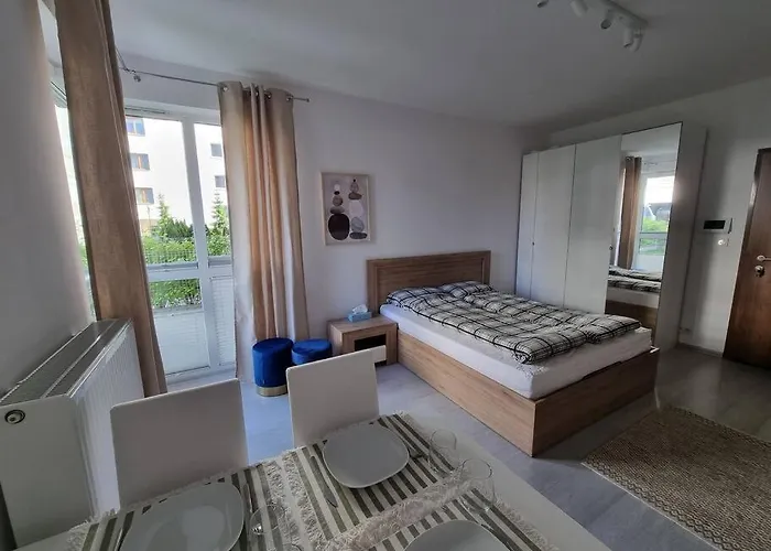 King-size Bed With Garden Apartment