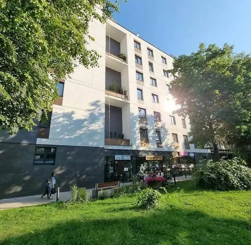 King-size Bed With Garden *