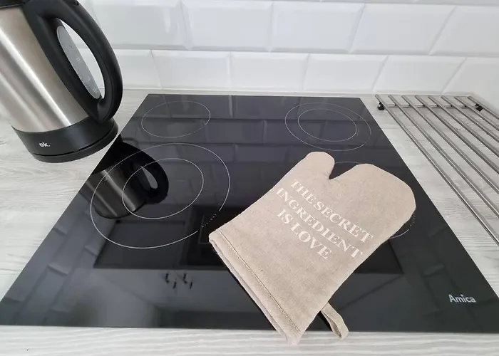 King-size Bed With Garden Apartment *