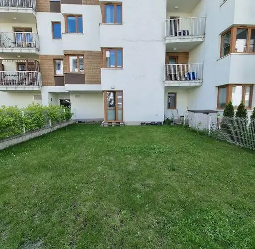 King-size Bed With Garden Apartment *